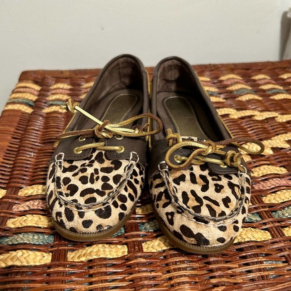 Sperry Leopard Print Slip On Flat Loafers 7 - Picture 3 of 11